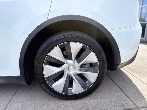 Used 2023 Tesla Model Y Long Range AWD/4WD image 11