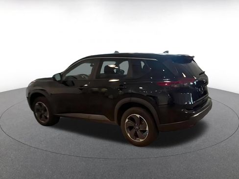 Used 2025 Nissan Rogue SV FWD image 10