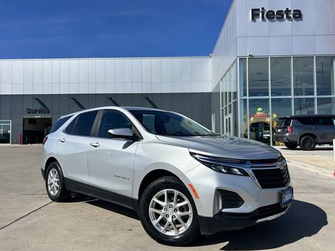 Used 2022 Chevrolet Equinox LT image 1