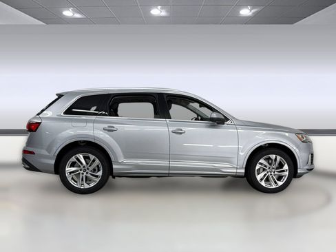 Used 2022 Audi Q7 3.0T Premium Plus w/ Premium Plus Package AWD/4WD image 8