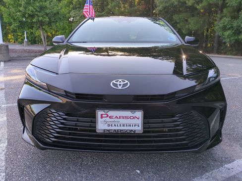 Used 2026 Toyota Camry LE FWD image 9