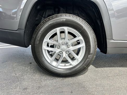 New 2025 Jeep Grand Cherokee L Laredo w/ Luxury Tech Group I image 36