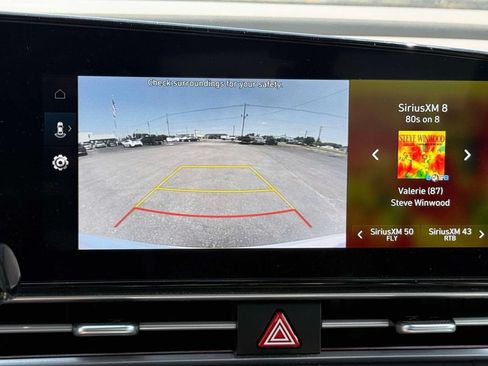 Used 2025 Hyundai Elantra SEL FWD image 24