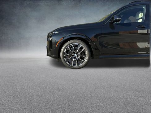 New 2026 BMW X7 M60i image 12