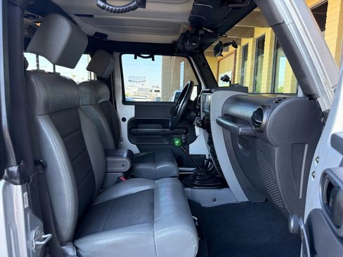 Used 2009 Jeep Wrangler X image 27