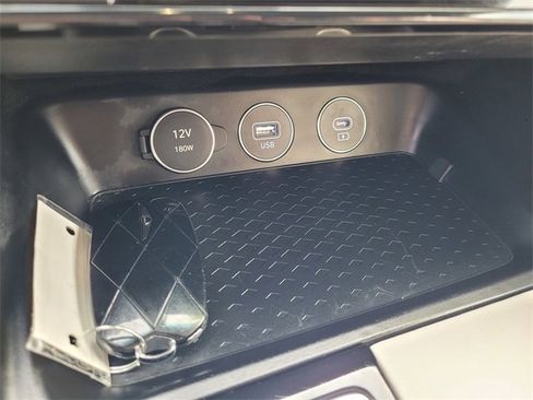 Used 2024 Genesis G70 2.5T image 14