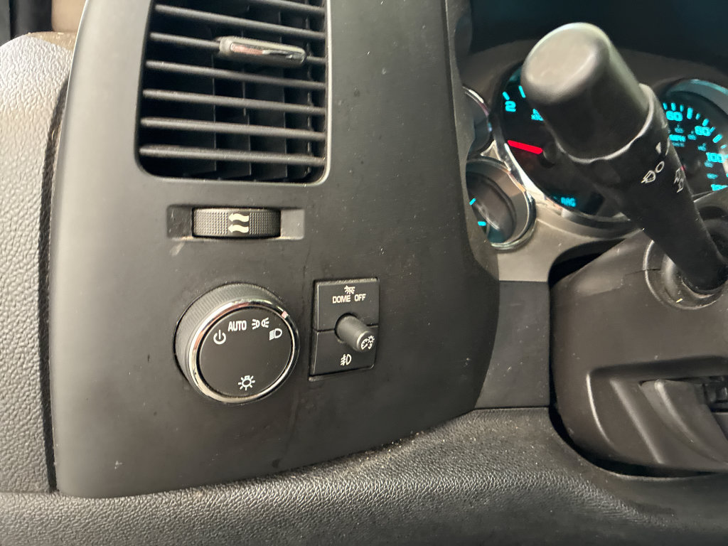 Used 2009 Chevrolet Silverado 1500 LT w/ Power Pack Plus AWD/4WD image 17