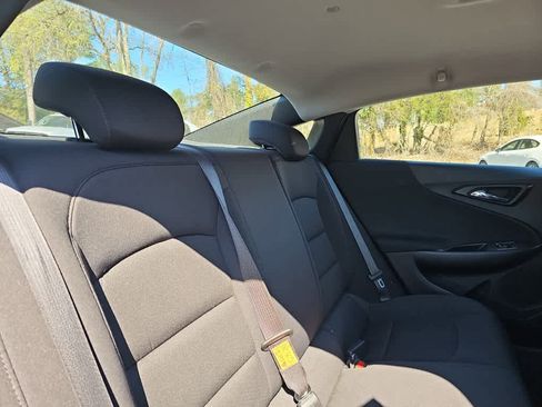 Used 2022 Chevrolet Malibu LS image 25