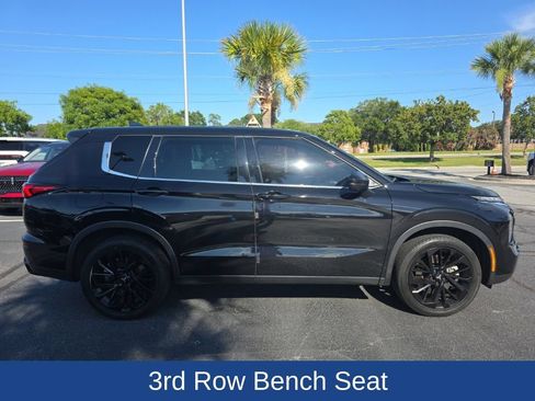 Used 2023 Mitsubishi Outlander SE Black Edition AWD/4WD image 2