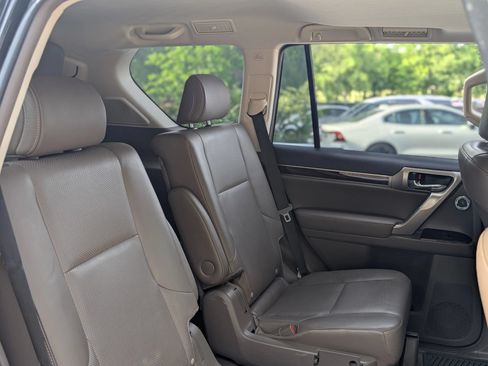 Used 2017 Lexus GX 460 Luxury AWD/4WD image 24