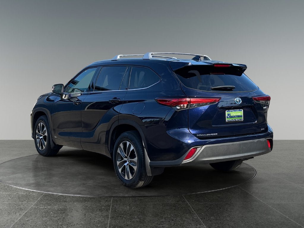 Used 2022 Toyota Highlander XLE AWD/4WD image 8