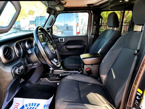 Used 2021 Jeep Wrangler Unlimited Sport image 14
