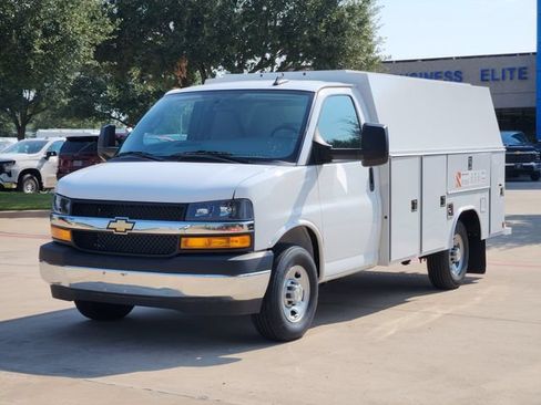 New 2025 Chevrolet Express 3500 w/ Power Convenience Package RWD image 4