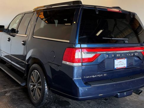 Used 2017 Lincoln Navigator L Select AWD/4WD image 7