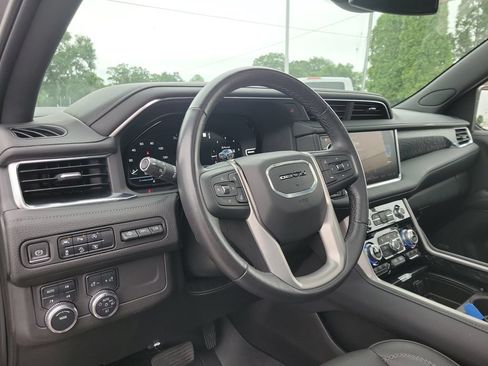 Used 2023 GMC Yukon Denali AWD/4WD image 23