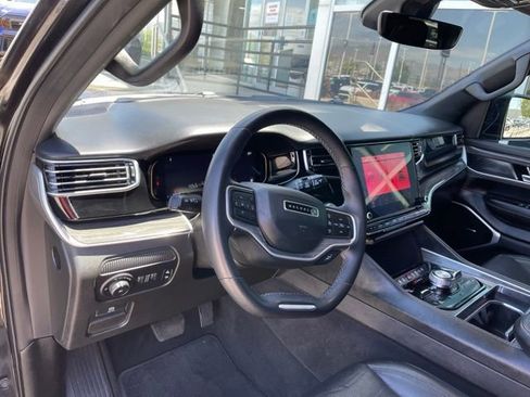 Used 2022 Jeep Wagoneer Series III w/ Convenience Group I AWD/4WD image 7