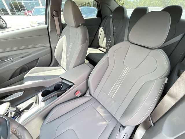 Used 2025 Hyundai Elantra Sport FWD image 13