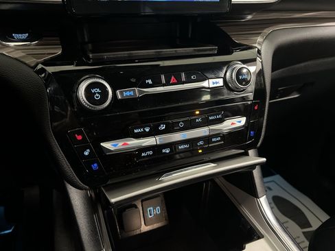 Used 2022 Ford Explorer Limited image 44