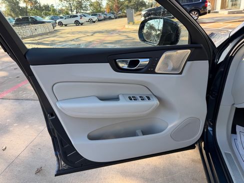 New 2026 Volvo XC60 B5 Ultra w/ Protection Package Premier image 18