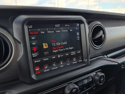 Used 2021 Jeep Gladiator Sport AWD/4WD image 17