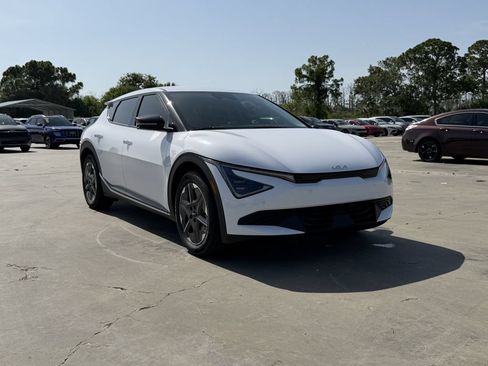 New 2026 Kia EV6 Light RWD image 2