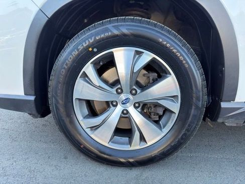 Used 2022 Subaru Ascent Premium w/ Convenience Package AWD/4WD image 29