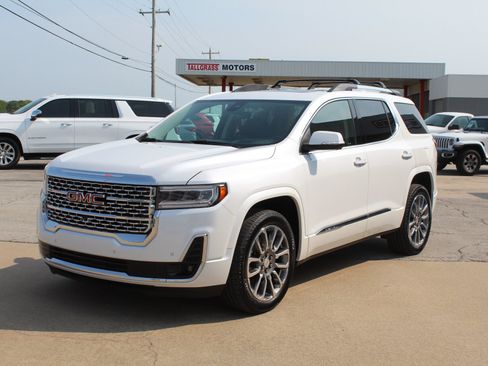 Used 2023 GMC Acadia Denali w/ Denali Technology Package AWD/4WD image 11