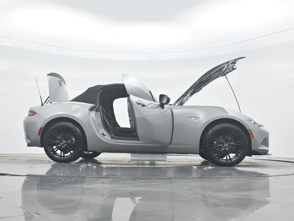 Used 2025 MAZDA MX-5 Miata Club RWD image 35