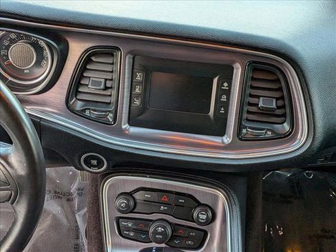 Used 2016 Dodge Challenger SXT image 12