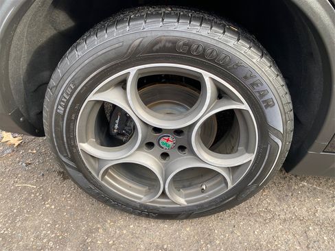 Used 2019 Alfa Romeo Stelvio Sport w/ Quick Order Package 22J Sport image 17