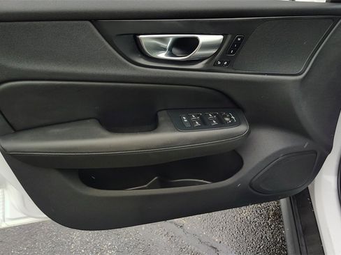 Certified 2025 Volvo V60 B5 Cross Country Plus image 8