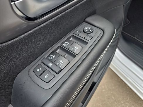 New 2026 Chrysler Pacifica Select w/ S Appearance Package FWD image 30