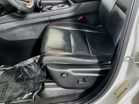 Used 2023 Dodge Durango GT AWD/4WD image 19