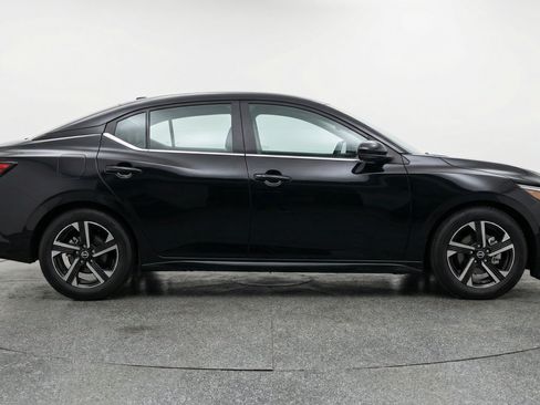 Used 2025 Nissan Sentra SV FWD image 11