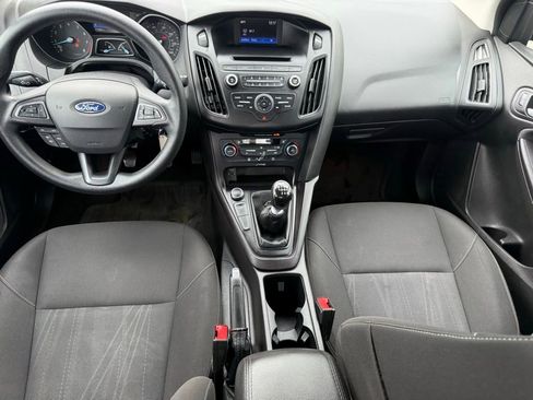 Used 2017 Ford Focus SE FWD image 31