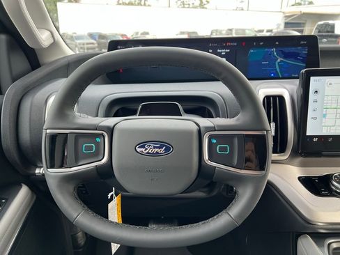 New 2026 Ford Expedition Active image 22