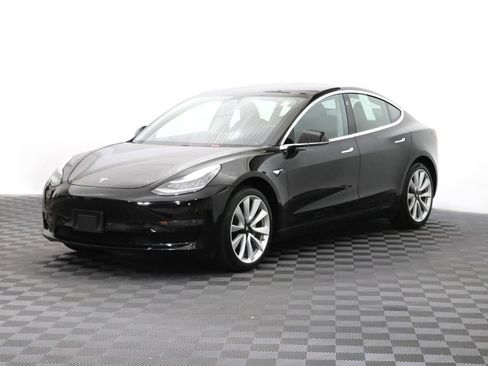 Used 2019 Tesla Model 3 Standard Range RWD image 3