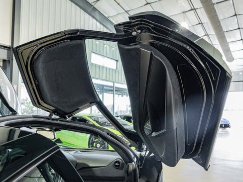 Used 2018 McLaren 720S Performance image 14