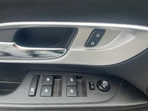 Used 2016 Chevrolet Equinox LS AWD/4WD image 12