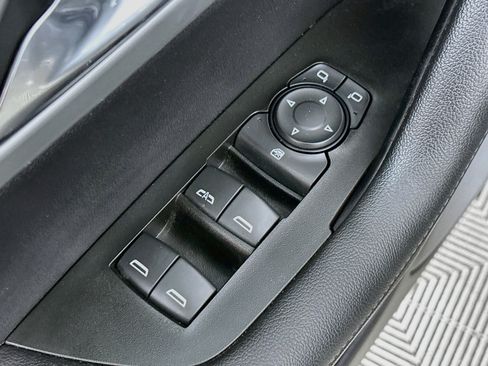 Used 2019 Chevrolet Blazer LT FWD image 17