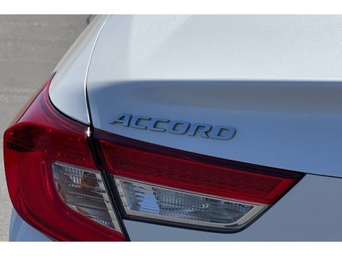 Used 2018 Honda Accord Touring image 50