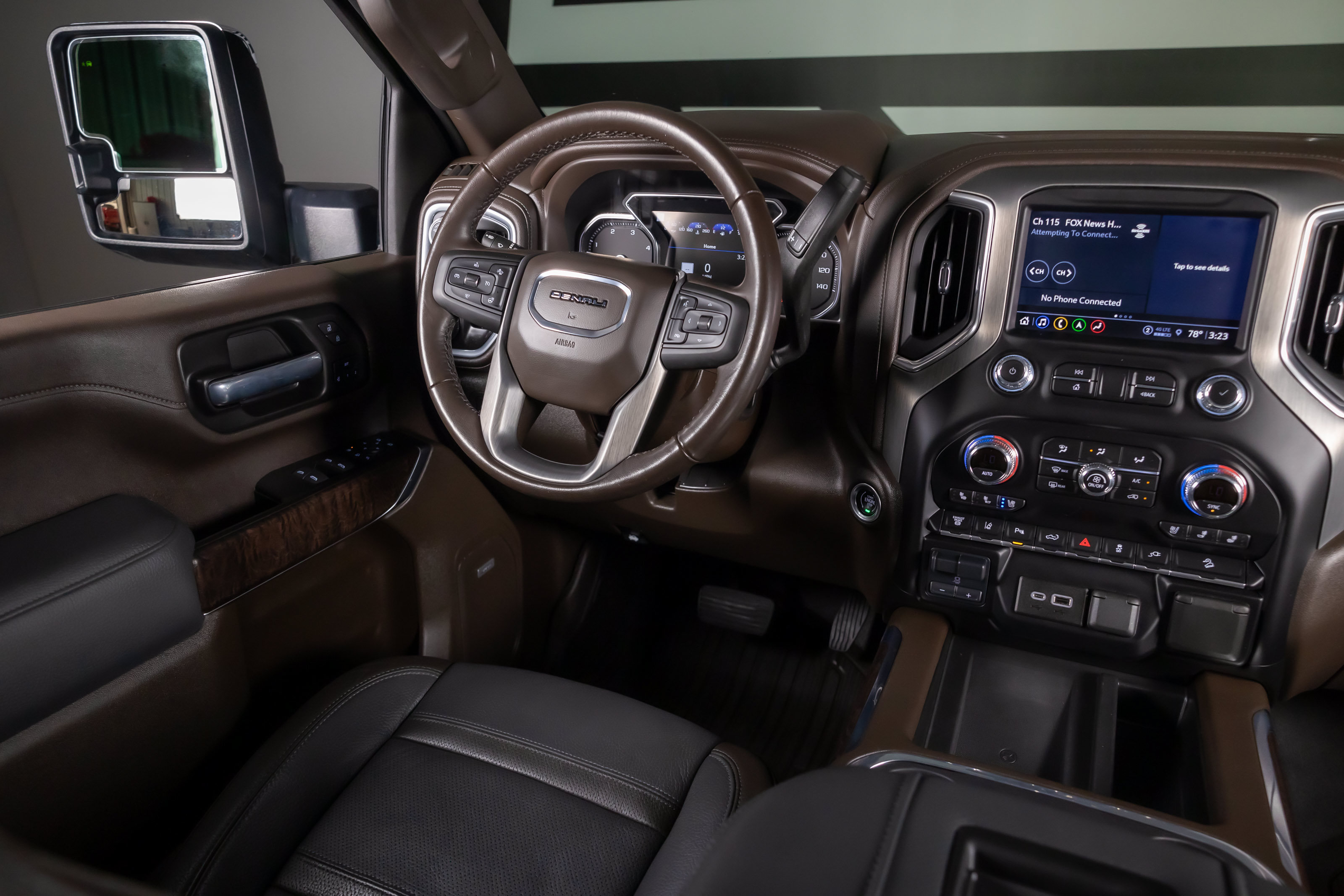 Used 2021 GMC Sierra 2500 Denali w/ Denali Ultimate Package AWD/4WD image 7