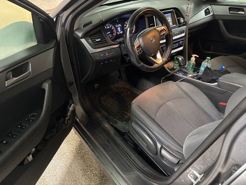 Used 2018 Hyundai Sonata SE image 3