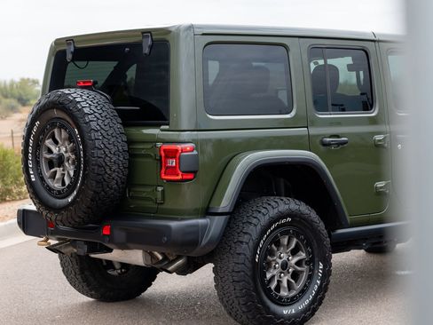 Used 2023 Jeep Wrangler Unlimited Rubicon 392 w/ Dual Top Group AWD/4WD image 13