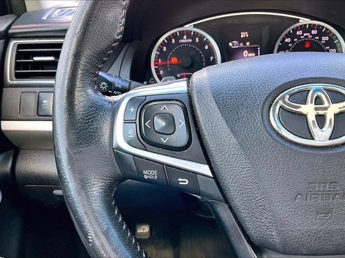 Used 2016 Toyota Camry SE FWD image 11