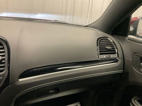 Used 2023 Chrysler 300 C RWD image 28