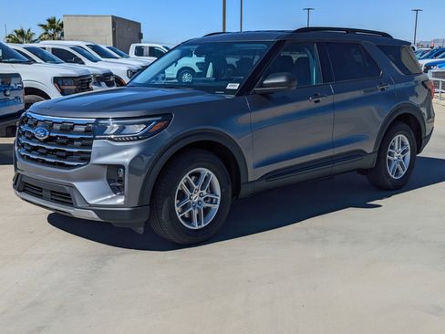 New 2026 Ford Explorer Active w/ Active Comfort Package RWD image 5