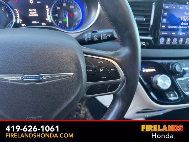 Used 2017 Chrysler Pacifica Touring-L Plus w/ Tire & Wheel Group FWD image 18