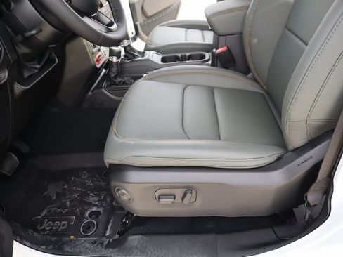 New 2026 Jeep Gladiator Mojave AWD/4WD image 12