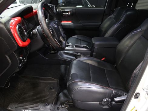 Used 2017 Toyota Tacoma TRD Pro AWD/4WD image 24